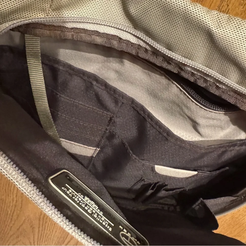 TUMI T-Tech Khaki / beige Unisex Ballistic Nylon Pockets Crossbody Messenger Bag